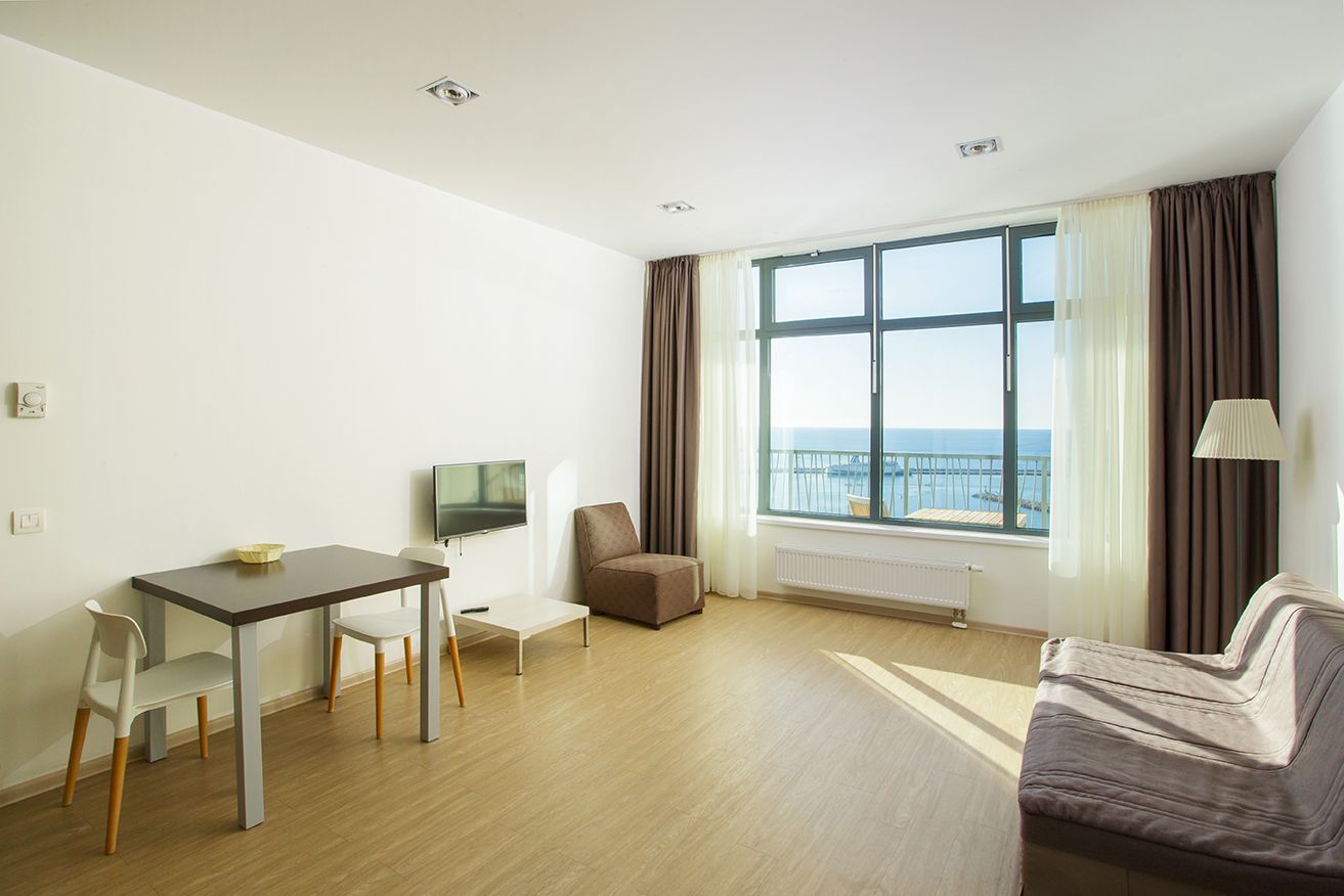 Двухкомнатные апартаменты с панорамным видом на море