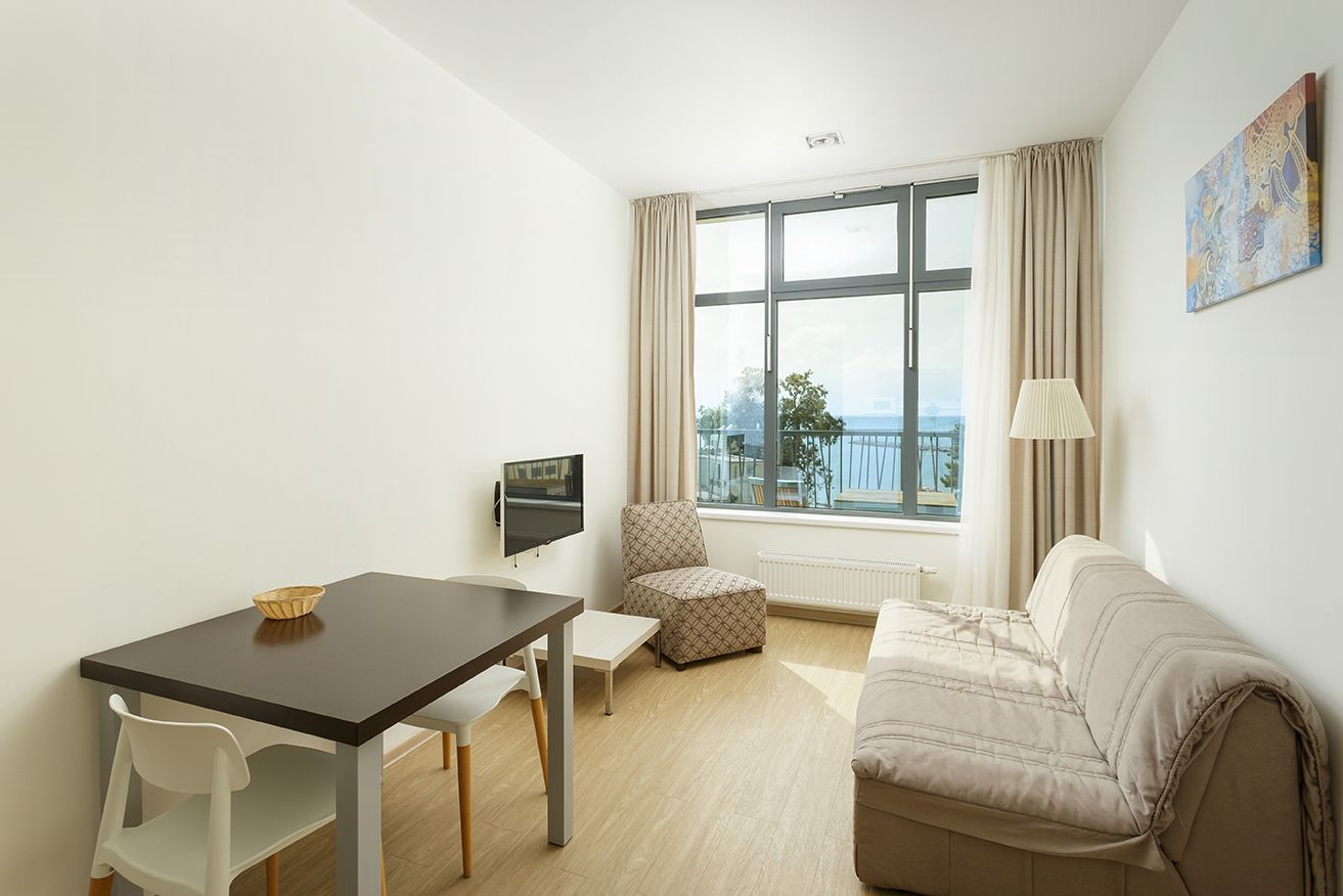 Two-room apartment with one bedroom, sea view
